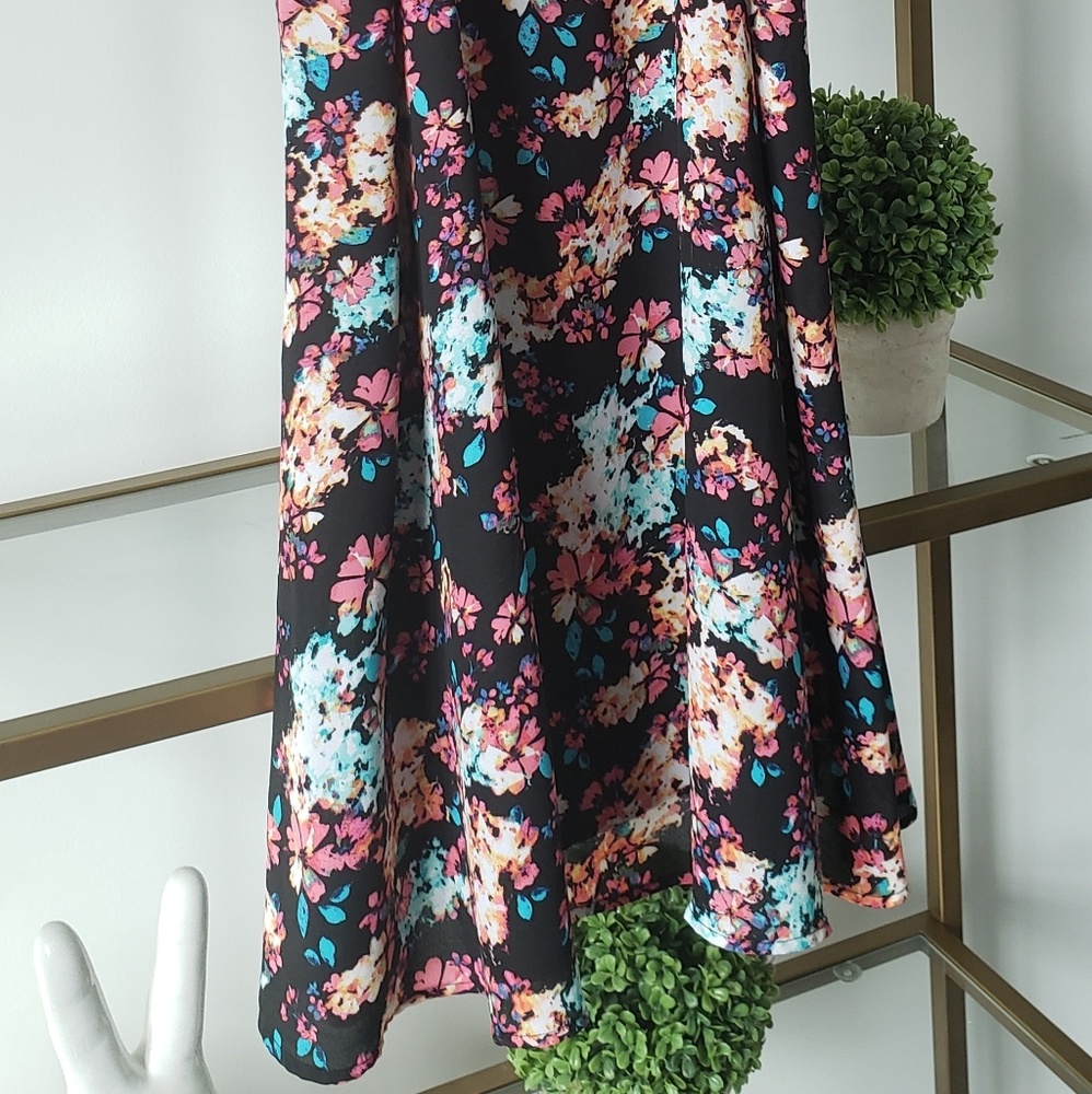 Summer Dress - Picture 5 of 6